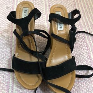 Steve Madden black wedges